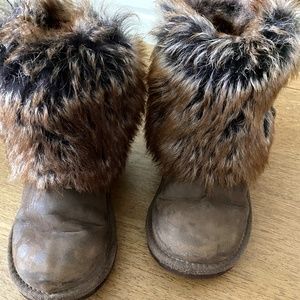 UGG Kids Ellie Boots size 13